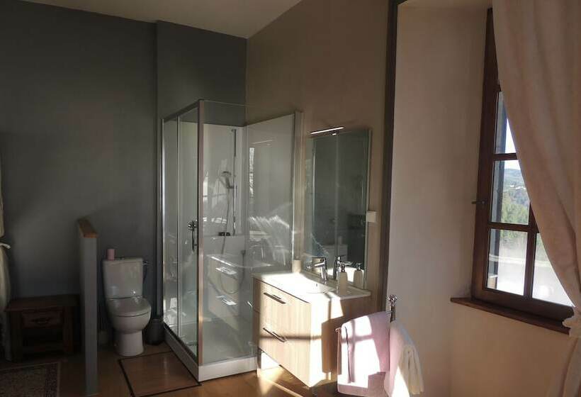 بنسيون Château De Montréal