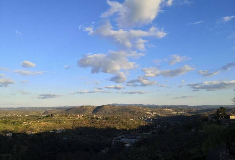 بنسيون Château De Montréal