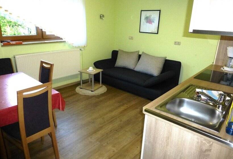 Abseits Vom Lärm Und Verkehr