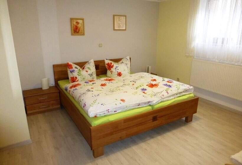 Abseits Vom Lärm Und Verkehr