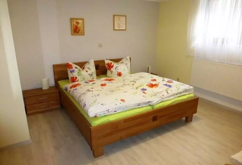 Abseits Vom Lärm Und Verkehr