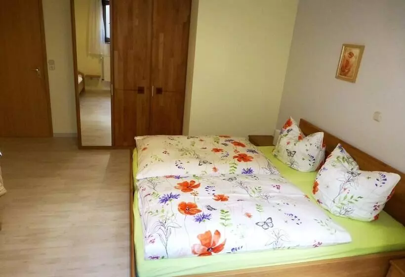 Abseits Vom Lärm Und Verkehr