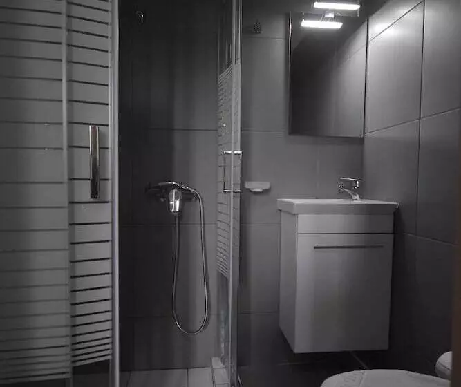 Avr Deluxe Suites 4 Airport Free Shuttle