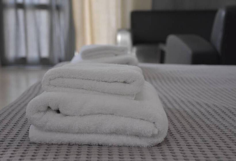 Avr Deluxe Suites 4 Airport Free Shuttle