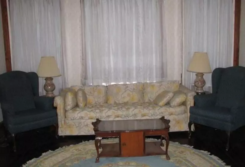 Aamiaismajoitus (B&B) Historic Philip Houston House