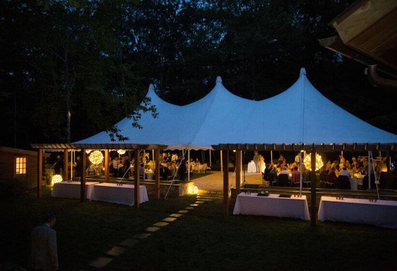 Chatfield Hollow Inn