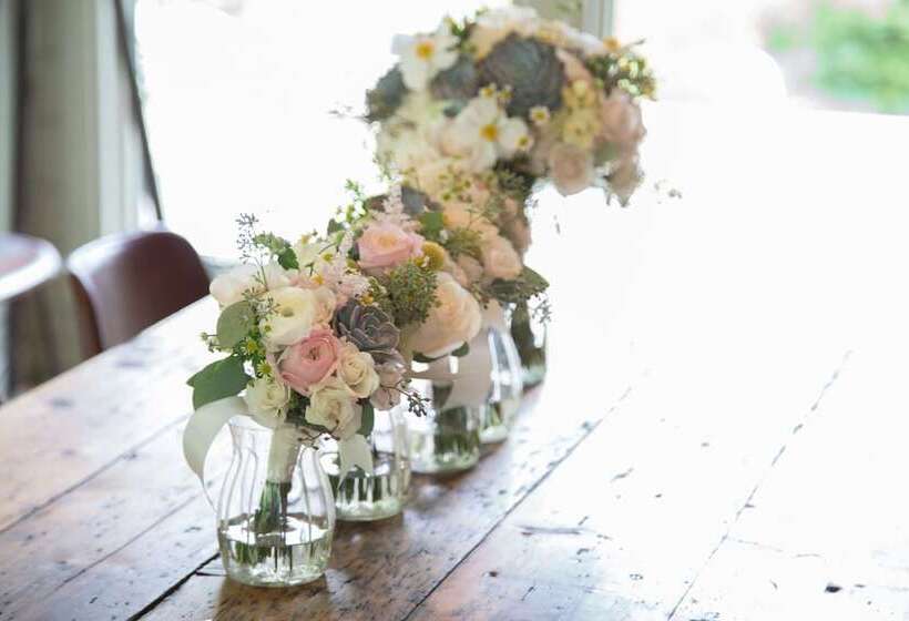 Chatfield Hollow Inn