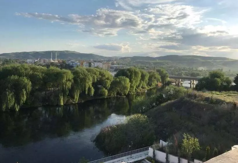 Firuze Beyaz Saray Otel