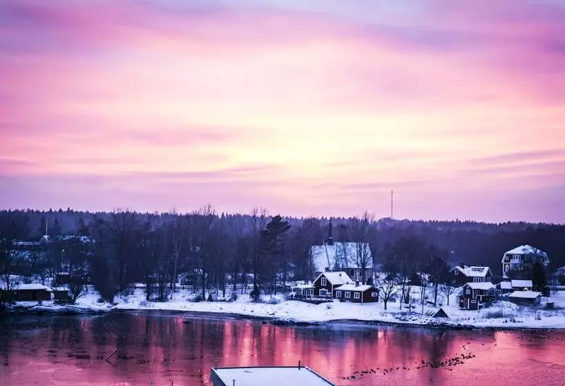 Hotelli L Havsbaden I Grisslehamn