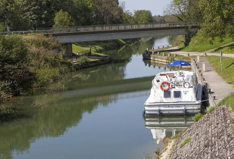 Отель Le Galoubin