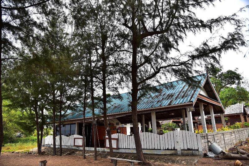 هتل Little Home Beach