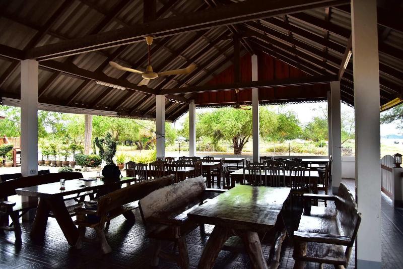 هتل Little Home Beach