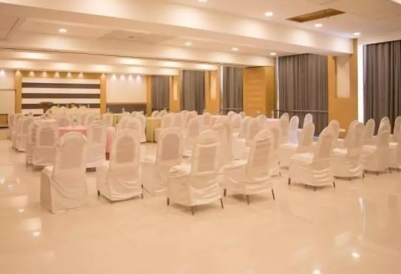 Vatika Hotel & Banquets