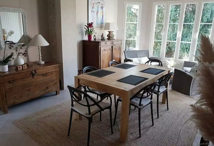 Majatalo La Montignonne