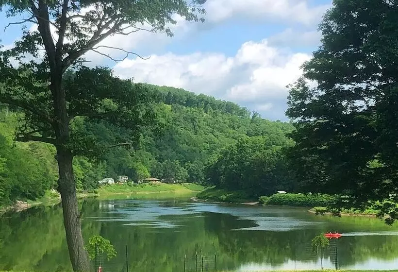 ペンション Moonriver Inn