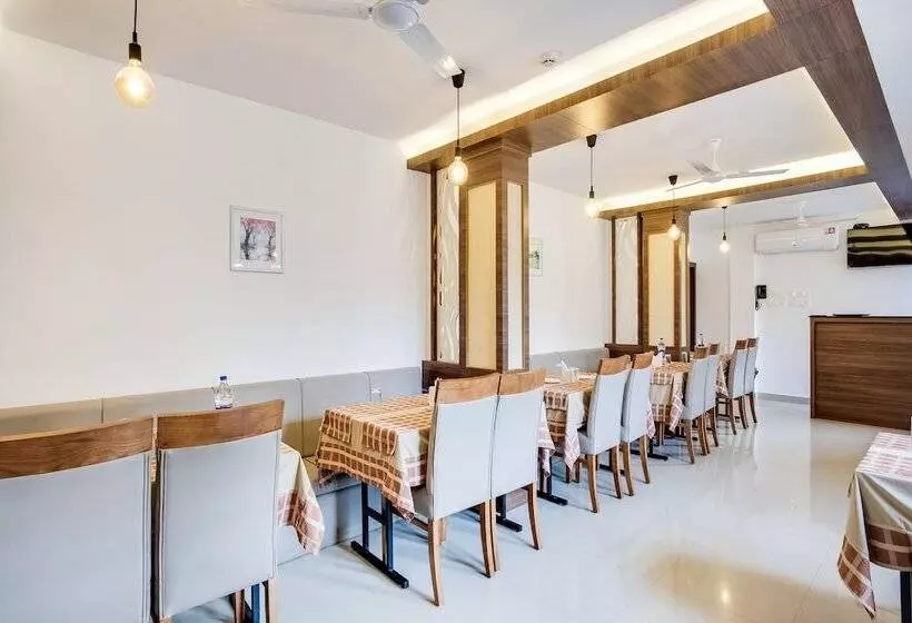 Capital O 60558 Hotel Midhuna International