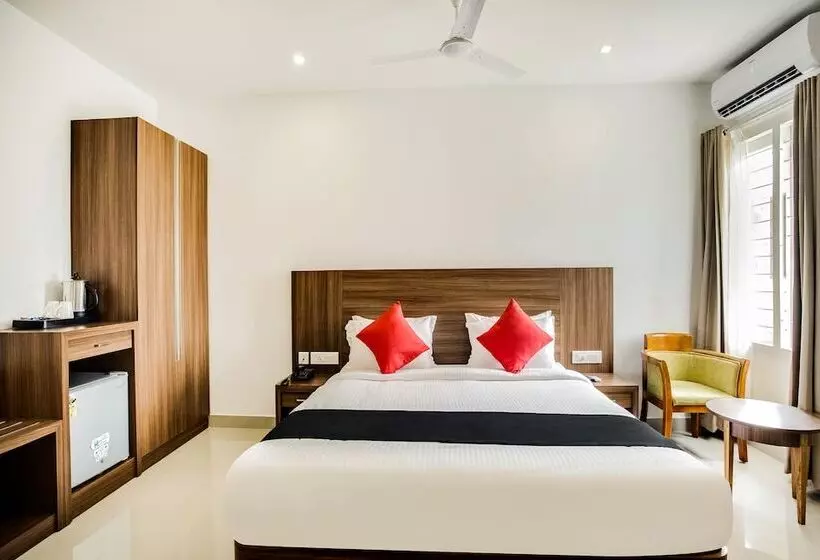 Capital O 60558 Hotel Midhuna International