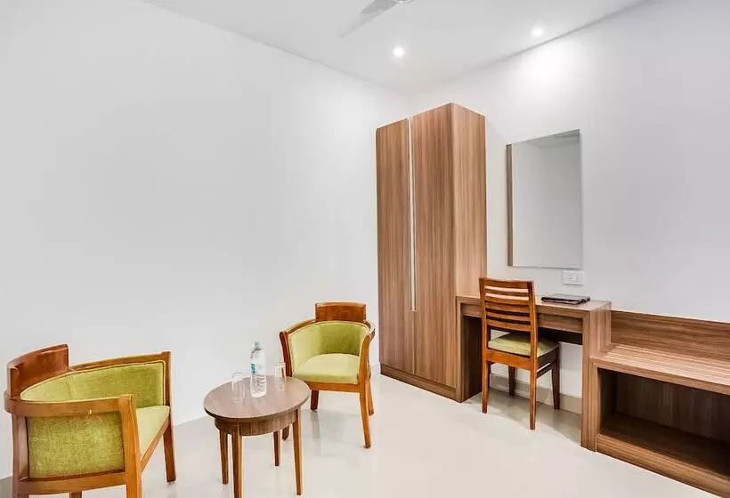 Capital O 60558 Hotel Midhuna International
