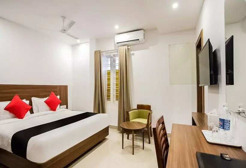 Capital O 60558 Hotel Midhuna International
