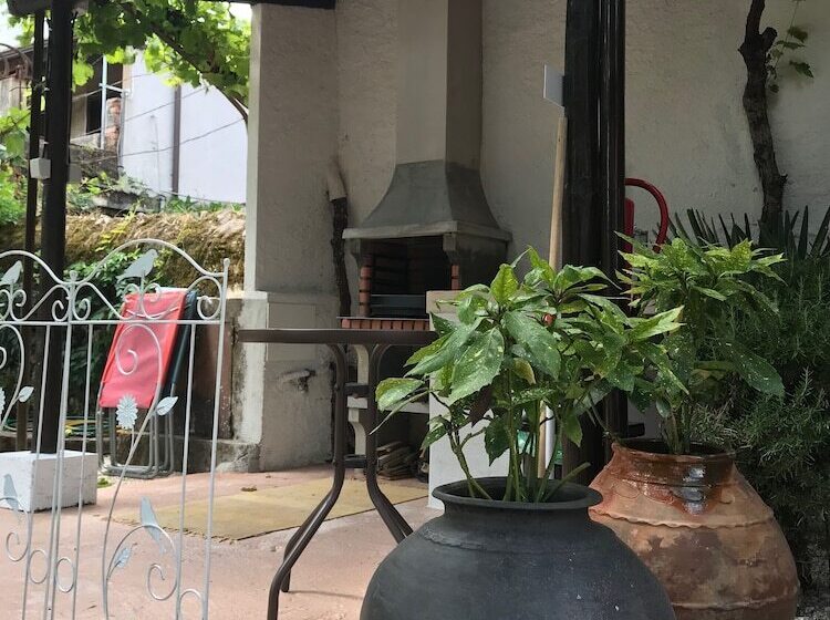 Portantiqua, Guest House