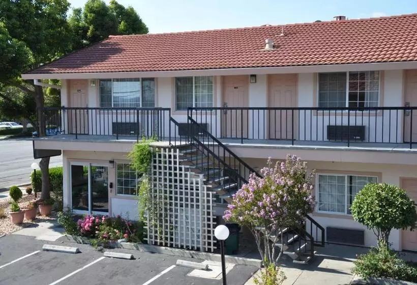 酒店 Morgan Hill Inn