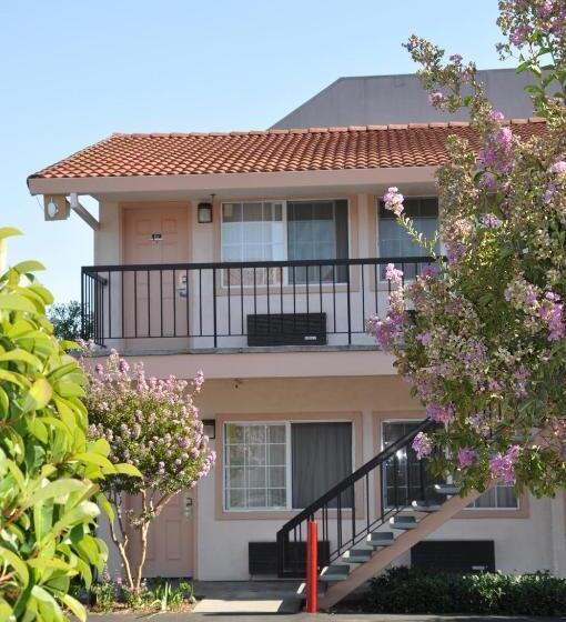 Отель Morgan Hill Inn