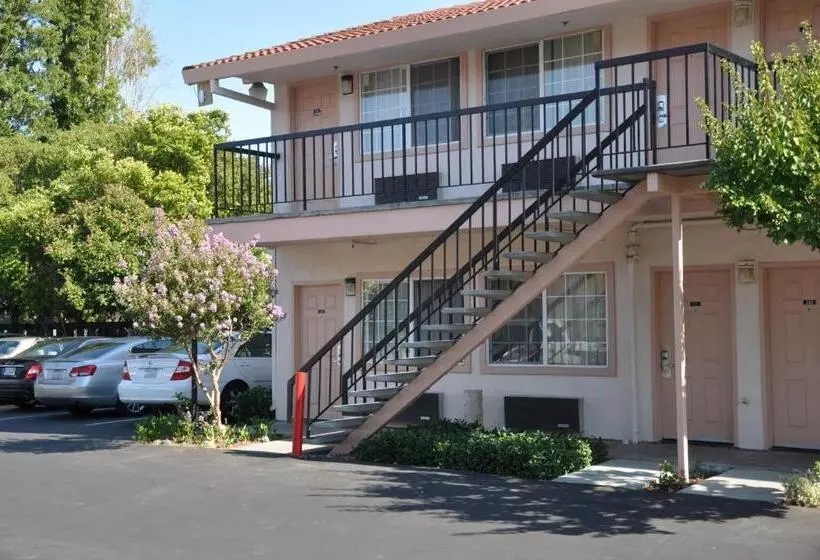 酒店 Morgan Hill Inn