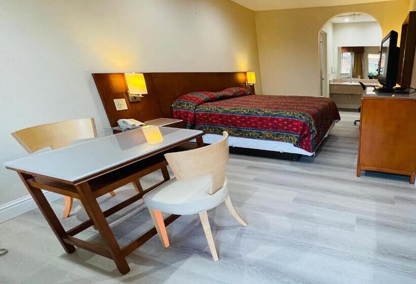 Отель Morgan Hill Inn