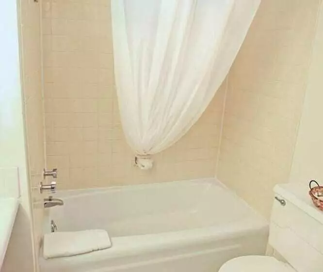 ホテル National 9 Inn Showboat