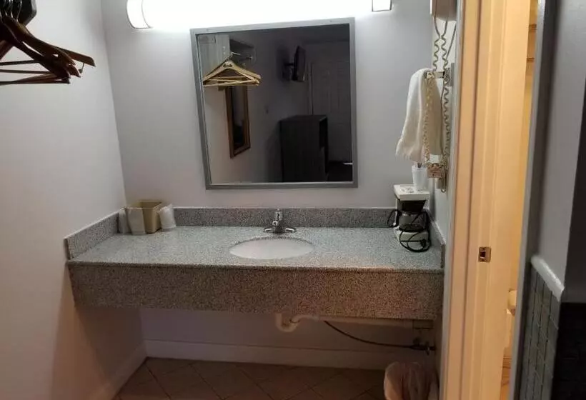 Отель Old Bardstown Inn