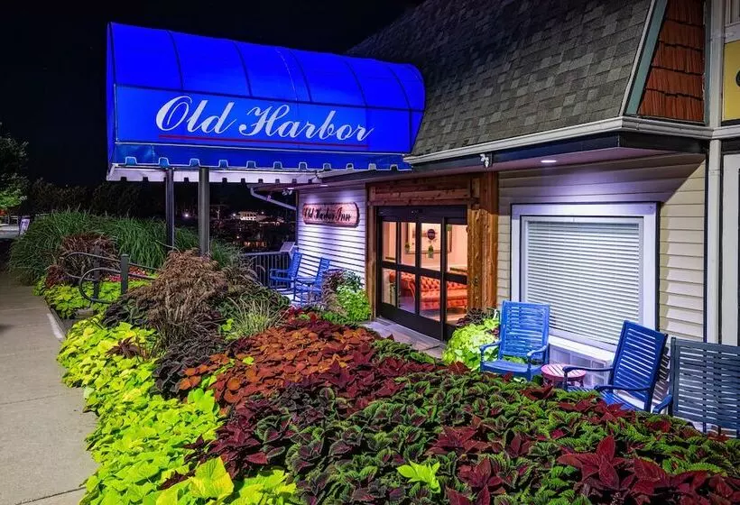 호텔 Old Harbor Inn