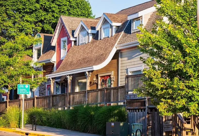 호텔 Old Harbor Inn