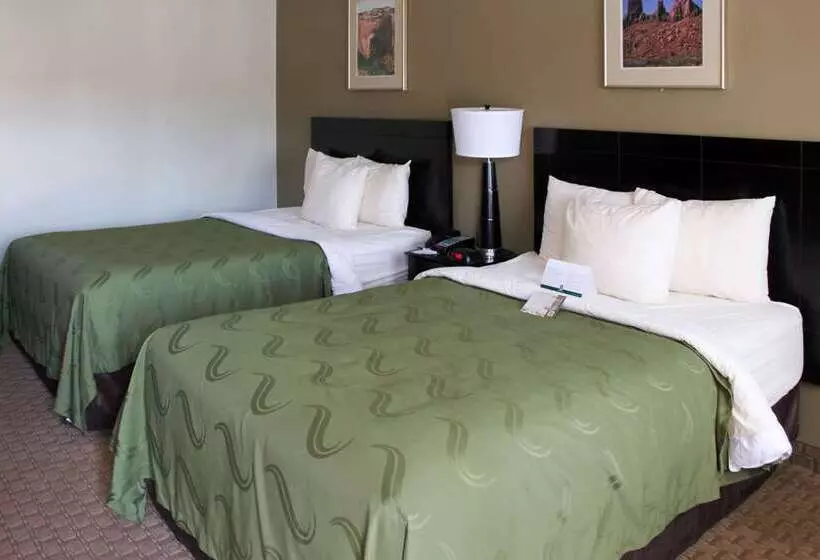 호텔 Quality Inn Navajo Nation Capital