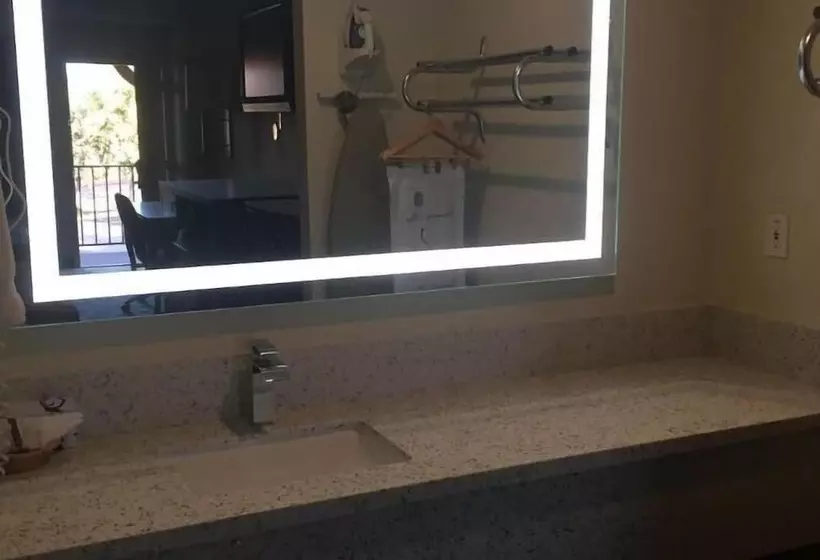 酒店 Regency Inn Norco