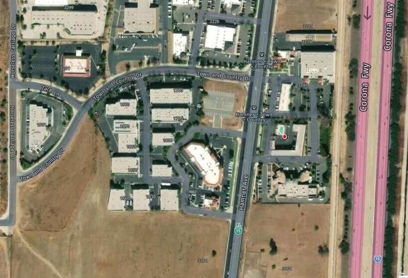 בית מלון כפרי Regency Inn Norco