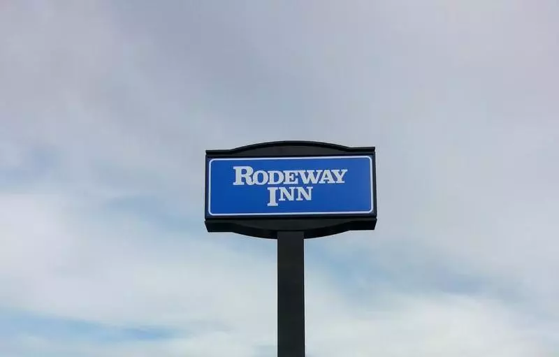 בית מלון כפרי Rodeway Inn