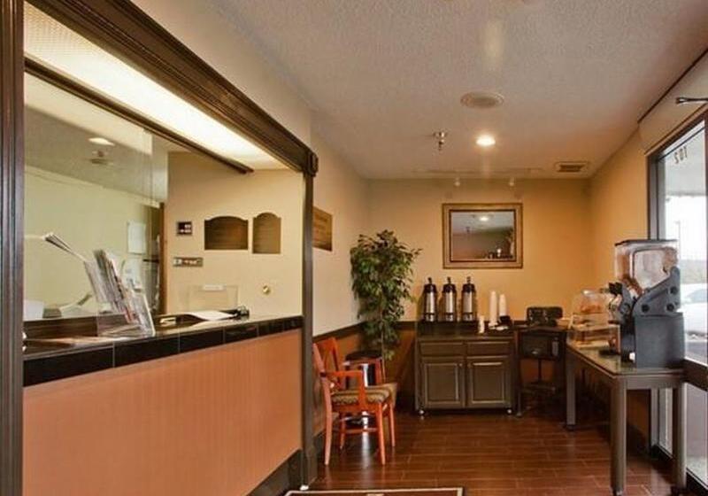 فندق Rodeway Inn