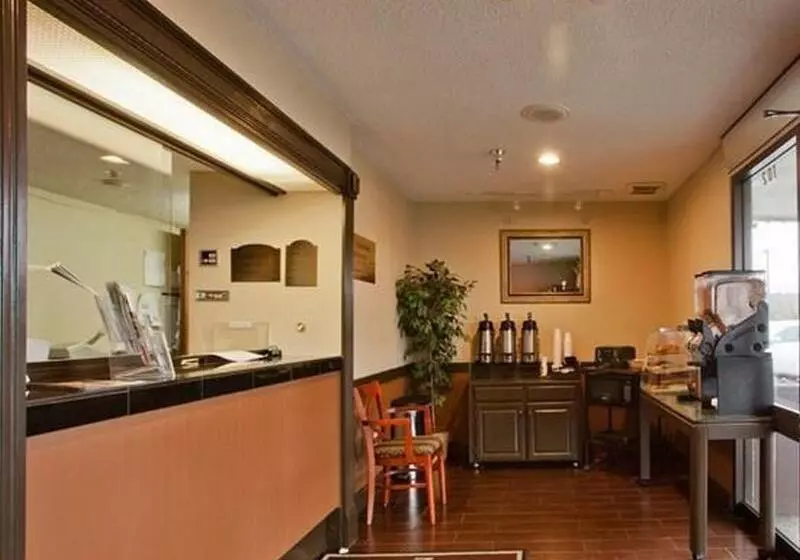 בית מלון כפרי Rodeway Inn