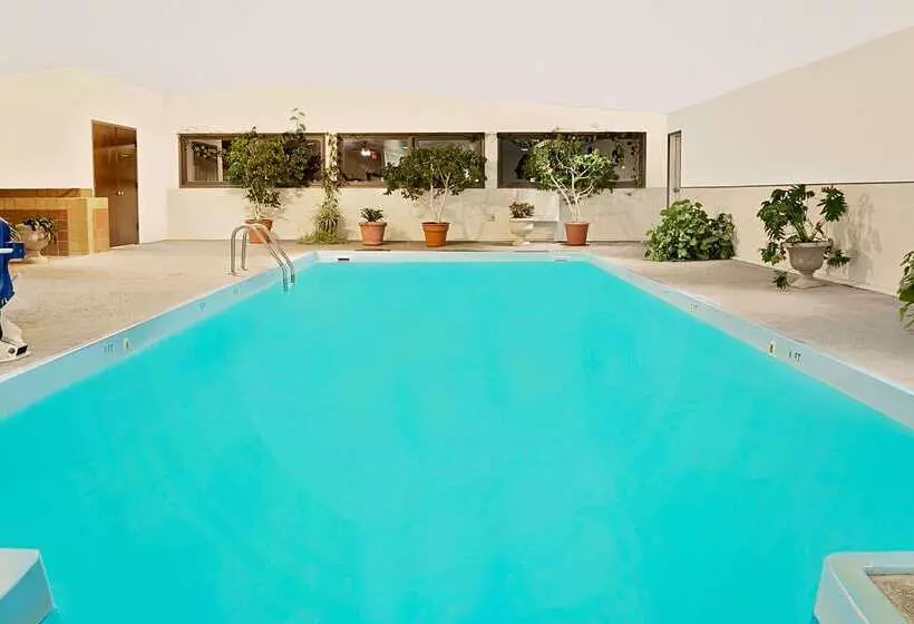 فندق Super 8 By Wyndham Cut Bank