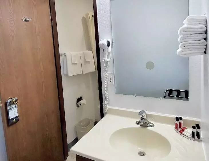 فندق Super 8 By Wyndham Cut Bank