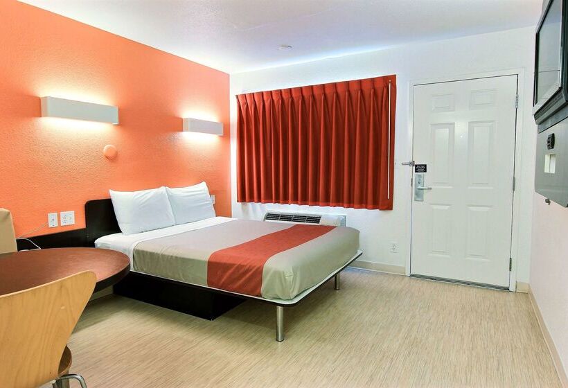 Motel 6corpus Christi, Tx  East  North Padre Island