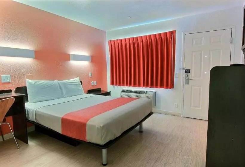 Motel 6corpus Christi, Tx  East  North Padre Island