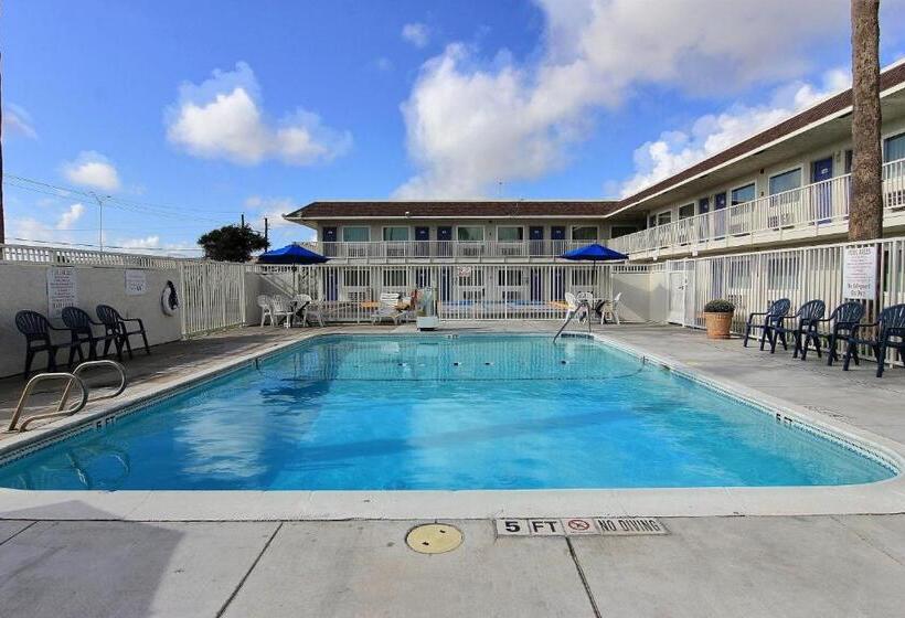 Motel 6corpus Christi, Tx  East  North Padre Island