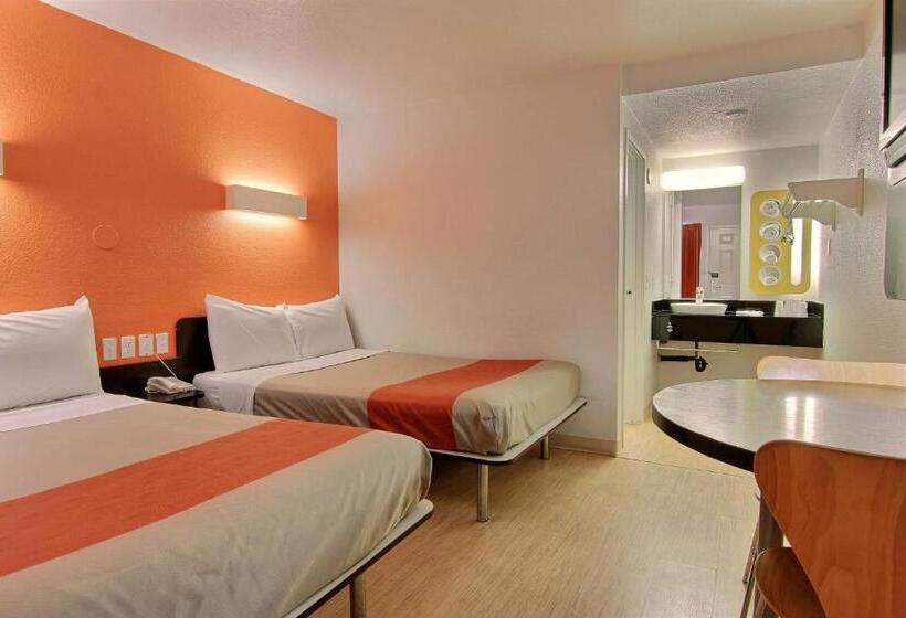 Motel 6corpus Christi, Tx  East  North Padre Island