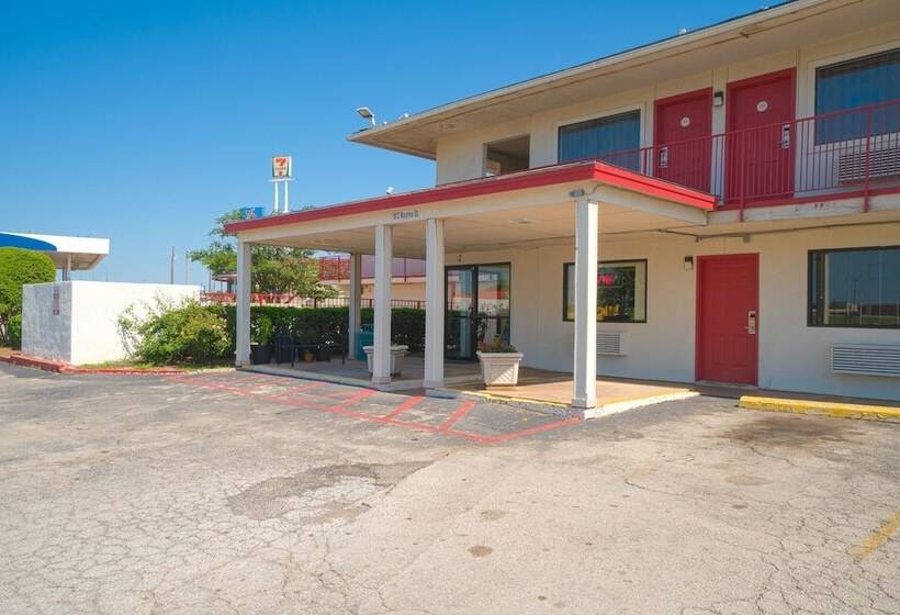 فندق على الطريق Days Inn By Wyndham Wichita Falls