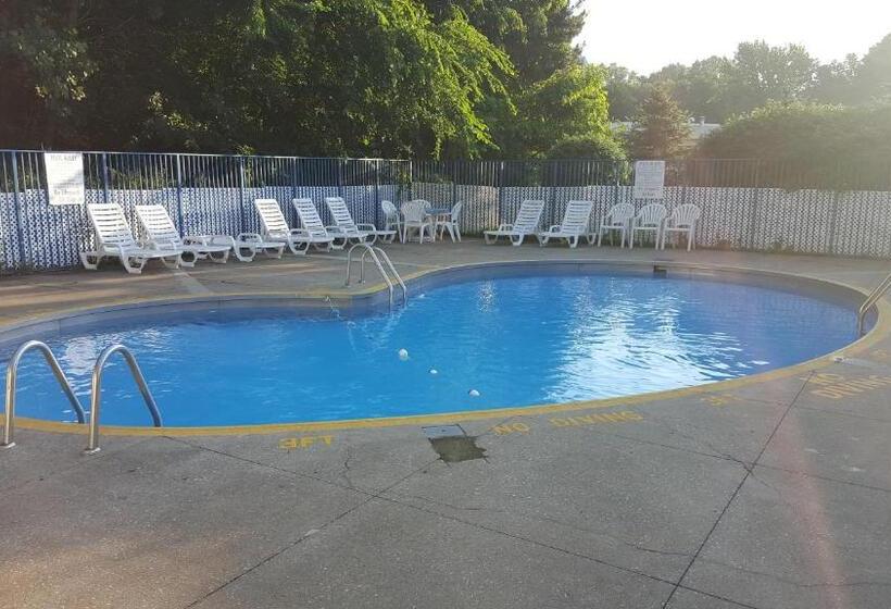 Motel Mentor Home Inn And Suites