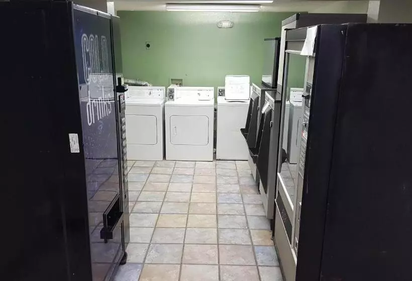 汽车旅馆 Mentor Home Inn And Suites