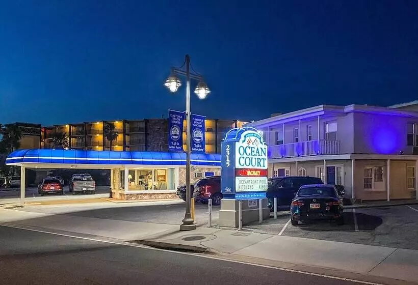 モーテル Ocean Court Beachfront