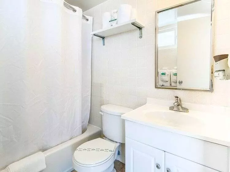 モーテル Ocean Court Beachfront