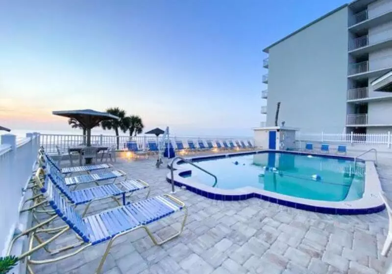 モーテル Ocean Court Beachfront